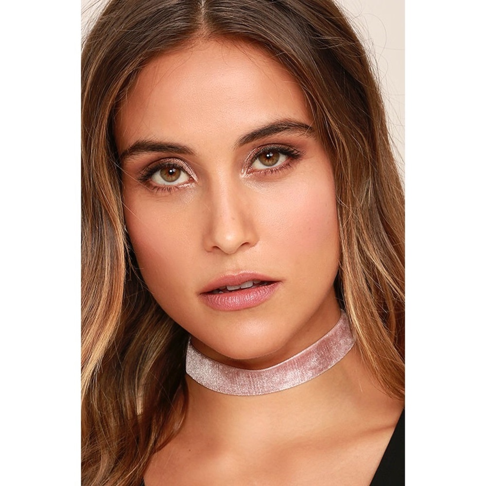 ❌sold❌Mauve velvet choker - Picture 2 of 5